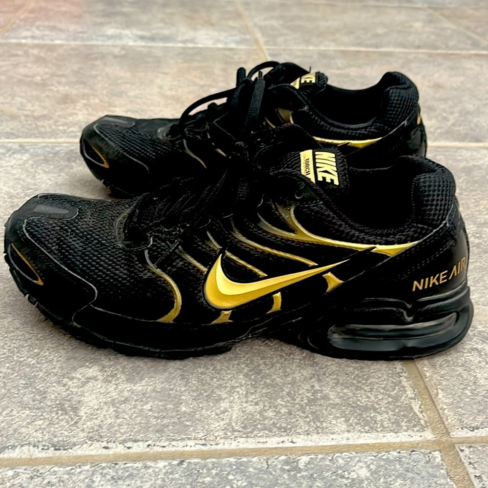 Nike Air Max Torch 4 Black and Gold. Men’s Size 9